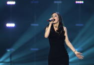 <p>2010 landete nach 28 Jahren erstmals wieder ein deutscher Act auf Platz eins – Lena Meyer-Landrut sei Dank. Die damals 19-Jährige sang sich in Oslo mit “Satellite” im schlichten schwarzen Kleid in die Herzen der Zuschauer. (Bild: Getty Images) </p>