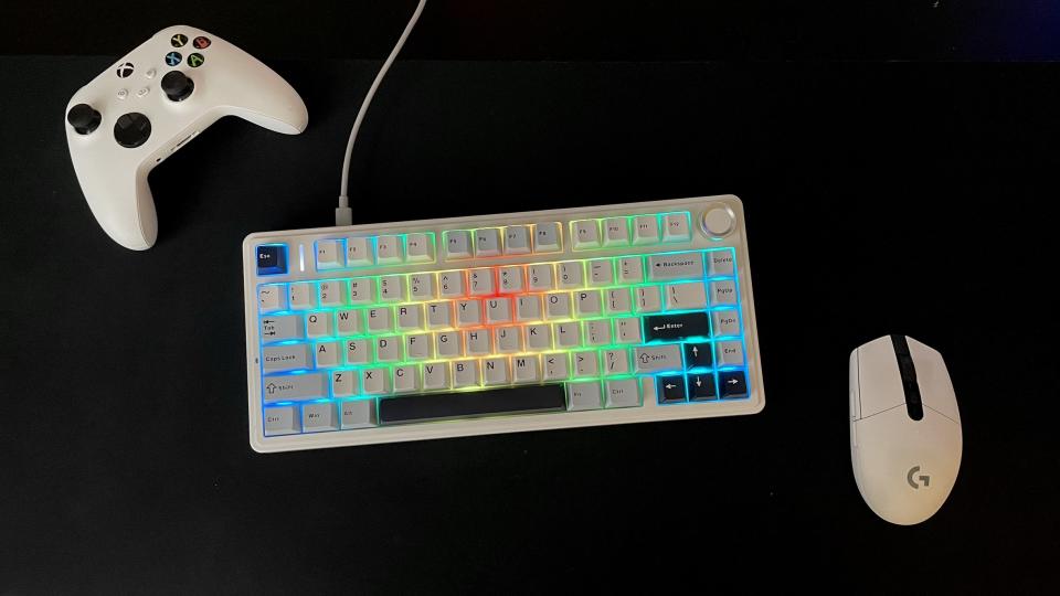 The Epomaker x Aula F75 mechanical keyboard