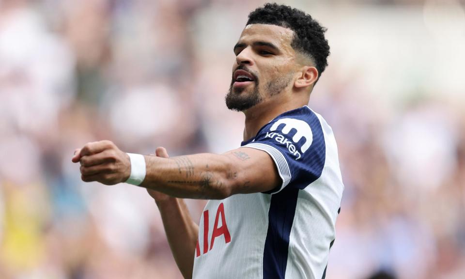 <span>Dominic Solanke celebrates scoring his first Tottenham goal against Brentford.</span><span>Photograph: Catherine Ivill/AMA/Getty Images</span>