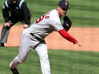 Red Sox pitcher Tim Wakefield retiring