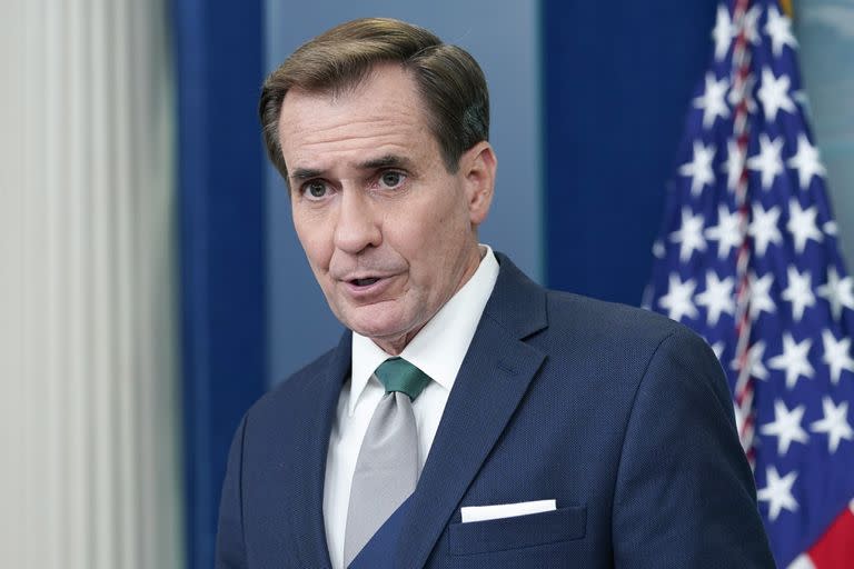 El portavoz del Consejo de Seguridad Nacional de EEUU, John Kirby, habla con los periodistas en la Casa Blanca, en Washington, el 27 de julio de 2022. (AP Foto/Susan Walsh, Archivo)