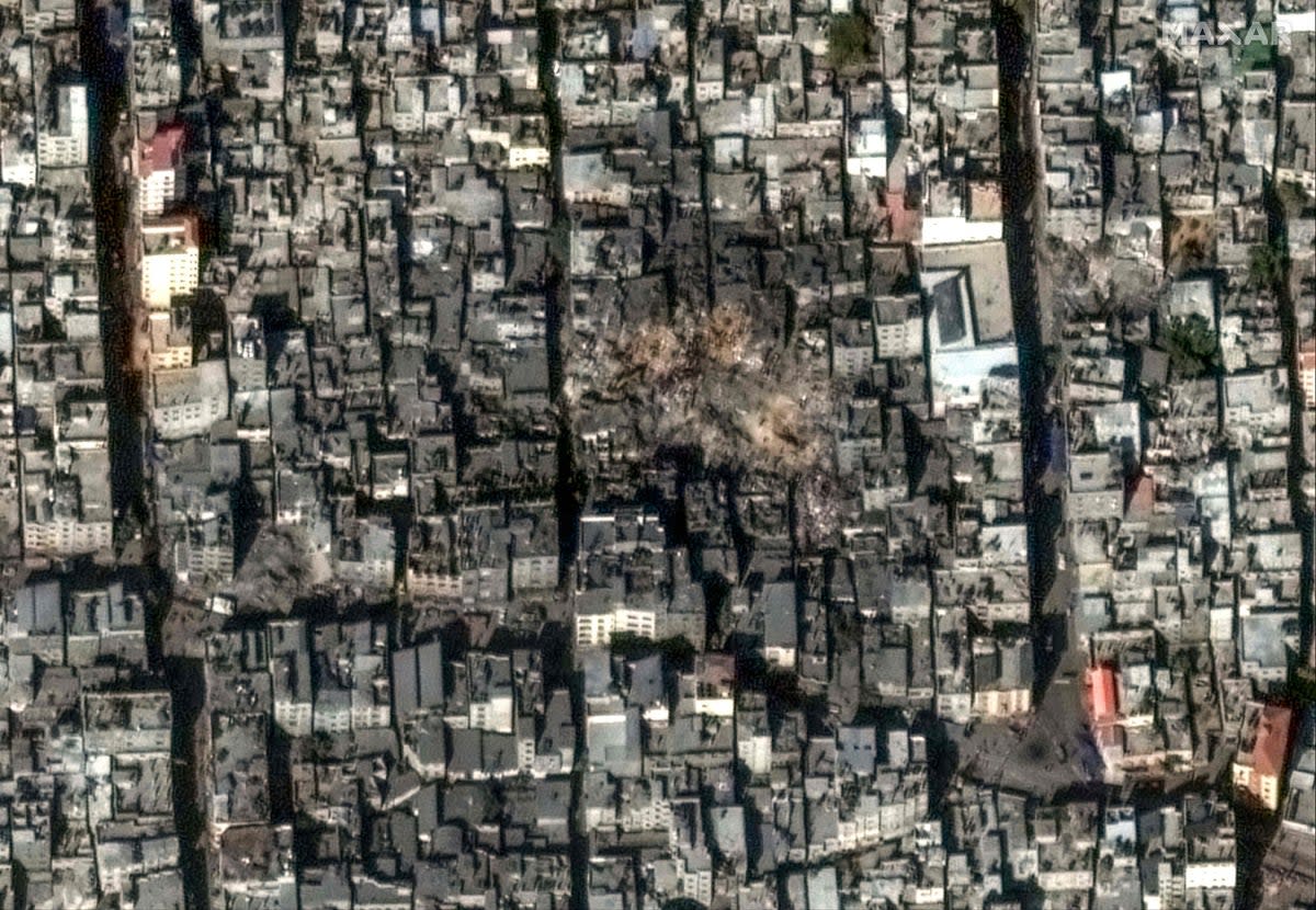 Satellite image shows an overview of the Jabalia refugee camp on 1 November 1 after it was hit by an Israeli strike (Satellite image Â©2023 Maxar Tech)
