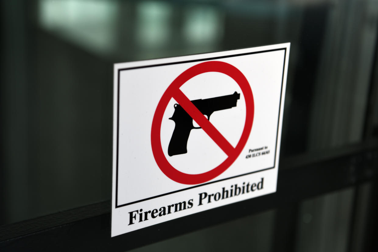 Firearms Prohibited warning sign at City of Chicago, Cook County, The Chicago metropolitan area, Illinois, USA