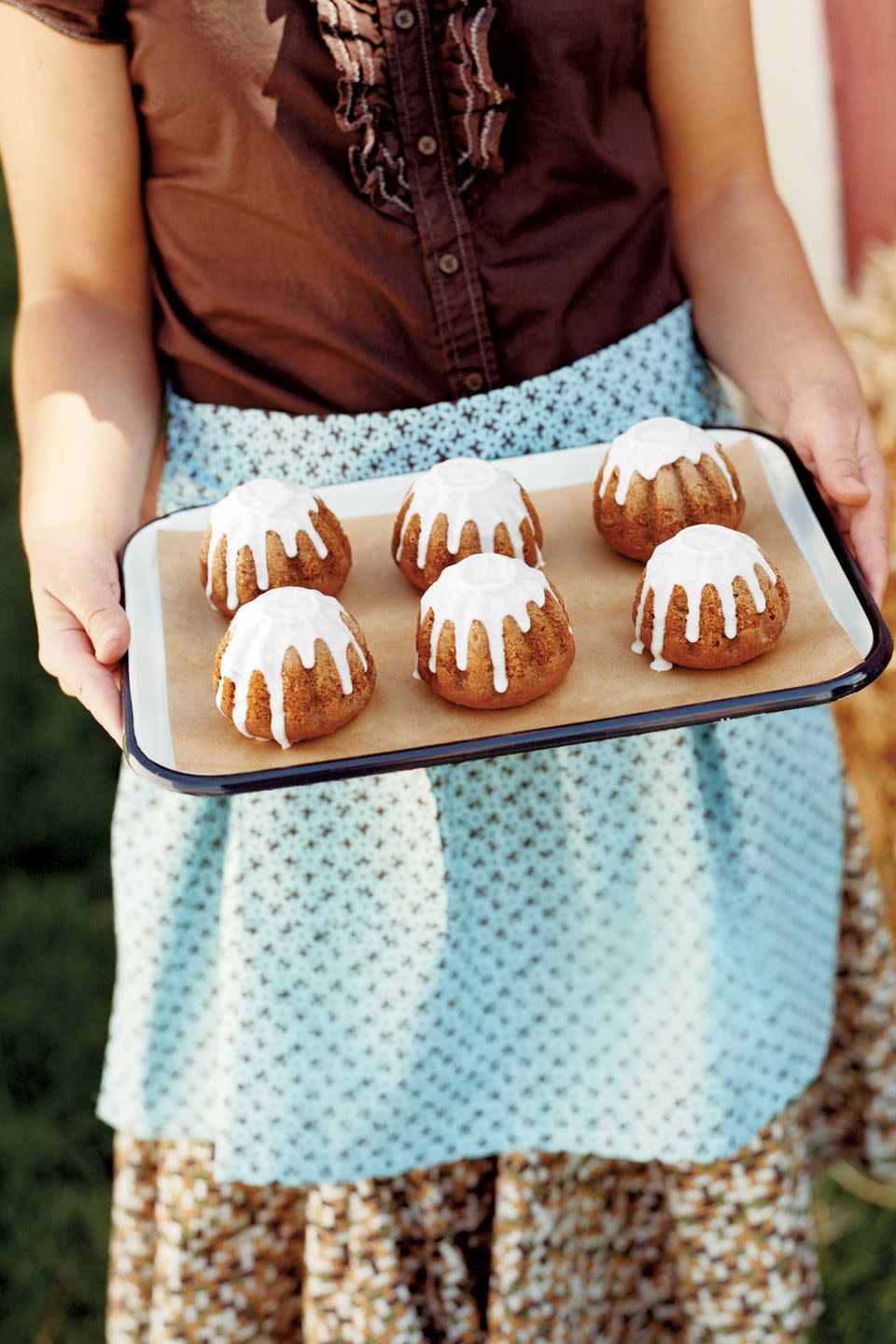 Apple Cardamom Cakes