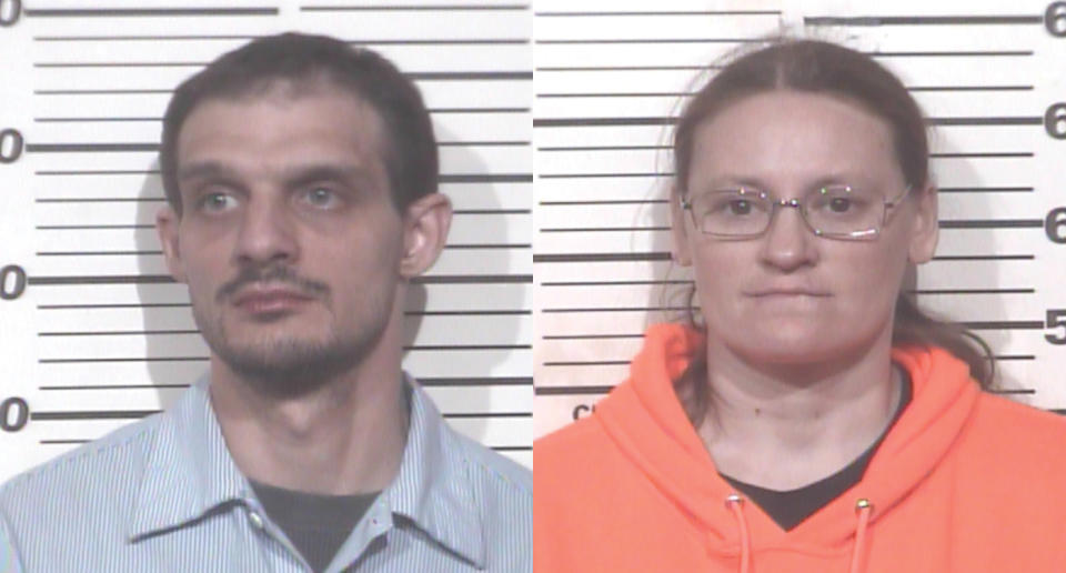 <span>Mark Lee Pierce and Jessica Woodworth of Paris, Tenn., were arrested for child abuse and aggravated assault when an Olive Garden waitress observed them acting strangely and called the police. (Photos: Paris Police Department) </span>