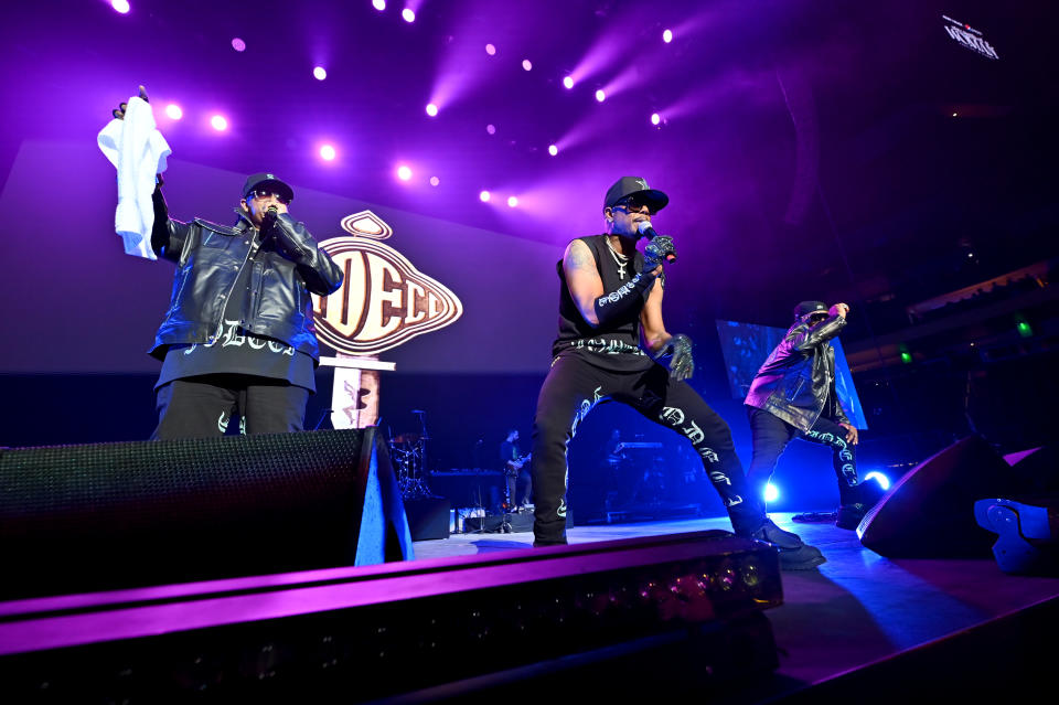 Jodeci performing on stage