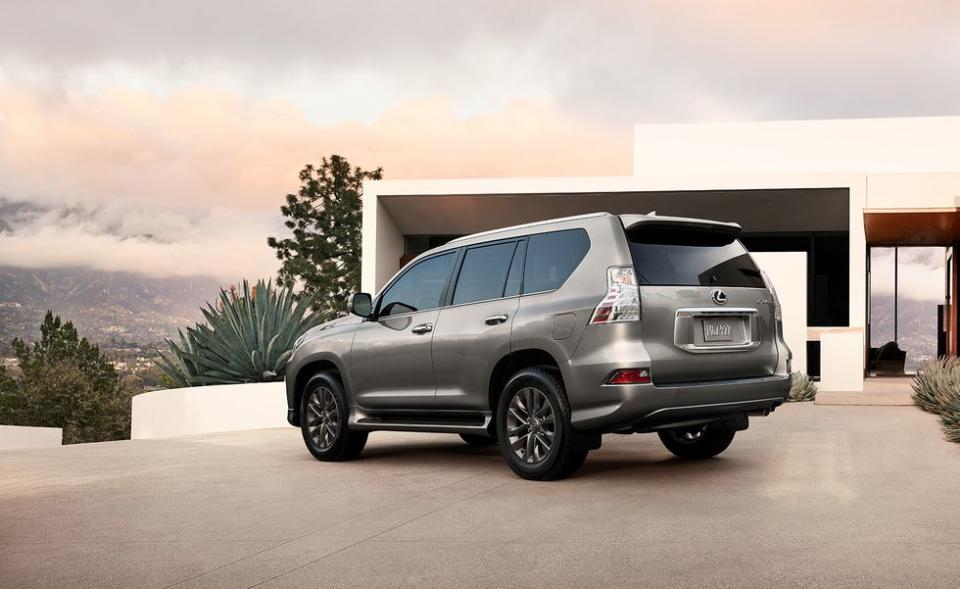 2020-lexus-gx-105-1560800795.jpg