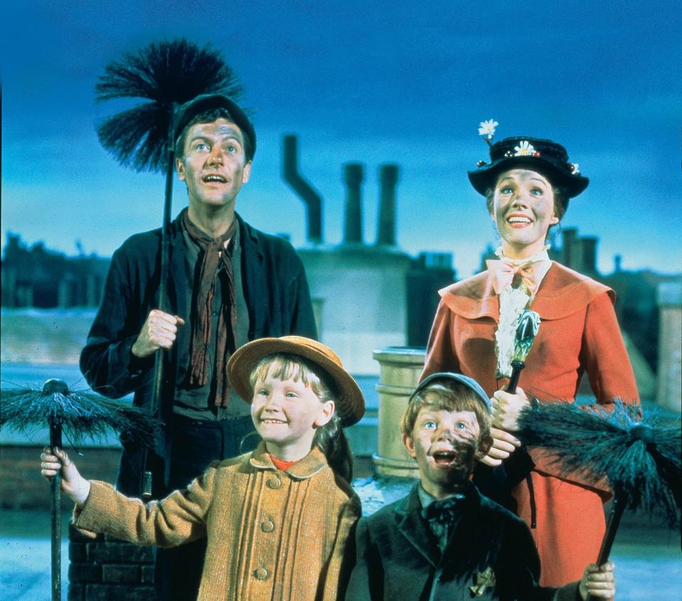 Mit welchem Wort beschreibt Mary Poppins ihre Freude über den Sieg beim Pferderennen? a) Superkalifragilistischexpialigetisch b) Superkalifragilistischexpialigorisch c) Superkaliexpigetisch (Bild: Disney)