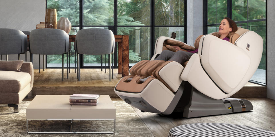 woman relaxing in OHCO M.8 NEO massage chair