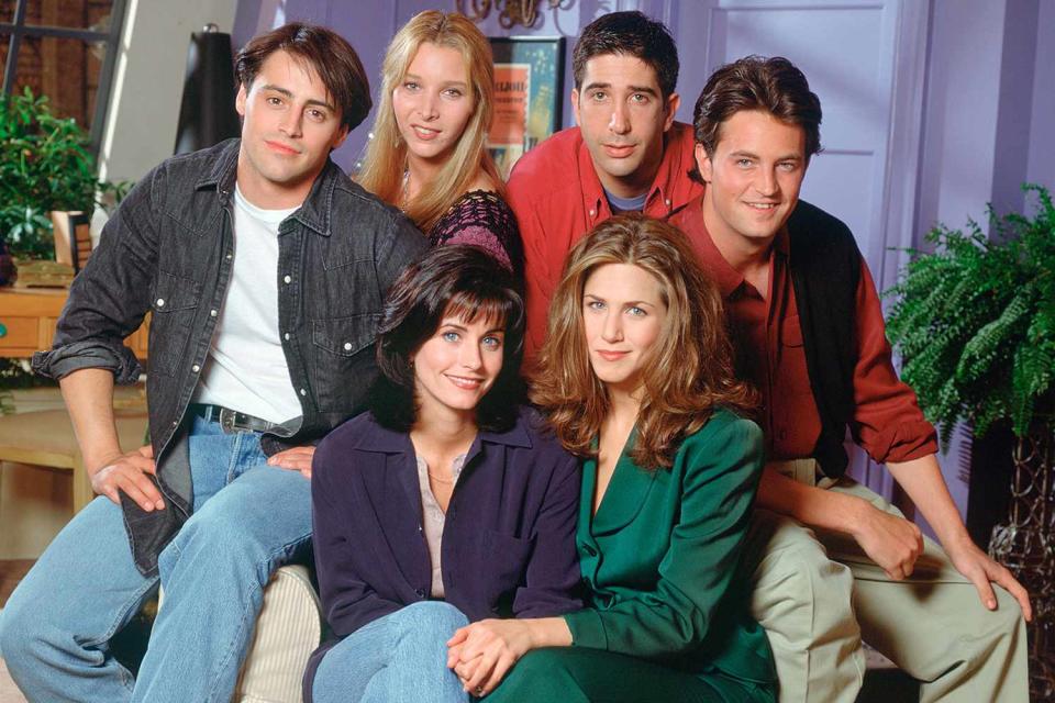 Reisig & Taylor/NBCU Photo Bank/NBCUniversal via Getty Matt LeBlanc, Lisa Kudrow, David Schwimmer, Matthew Perry, Courteney Cox and Jennifer Aniston in 