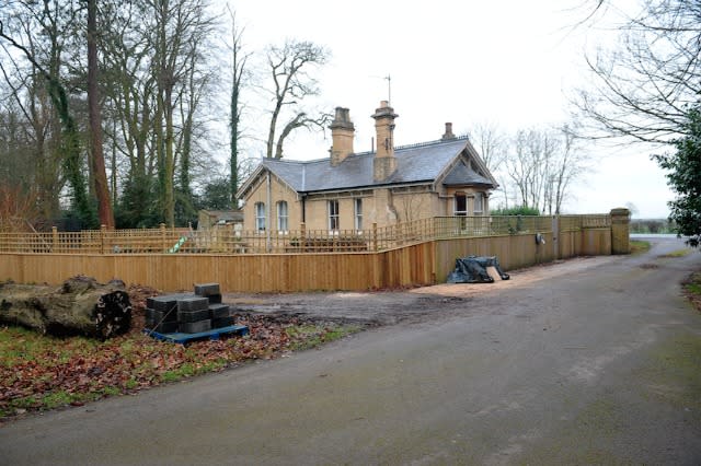 Ordered to demolish fence