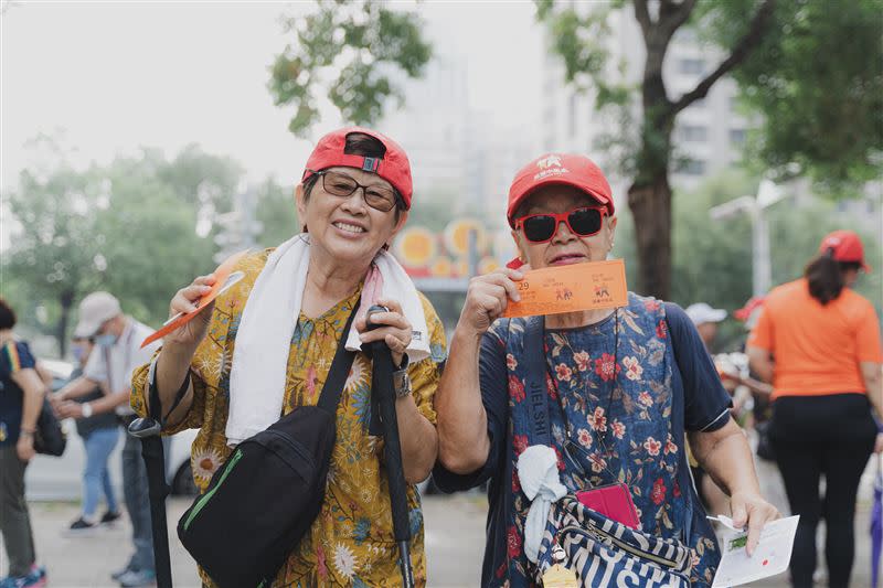 每日萬步走，健康跟您走。每日漫步走，遠離中風走。（圖／台灣腦中風關懷協會）