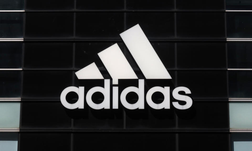 Anlass der Auseinandersetzung sind die drei parallel angeordneten Streifen, das bekannte Markenzeichen von Adidas. (Bild: Getty Images)