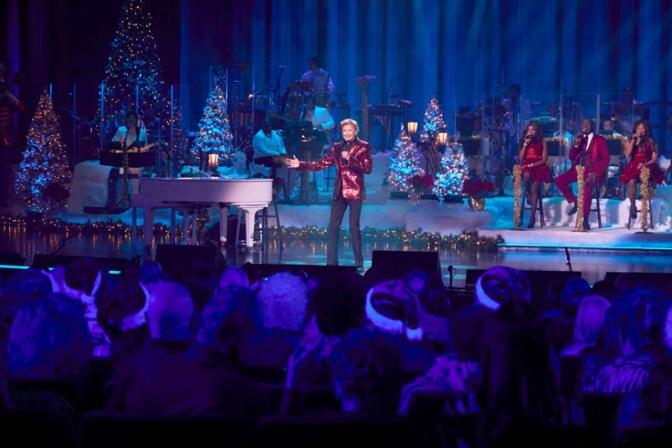 Barry Manilow performs in Las Vegas
