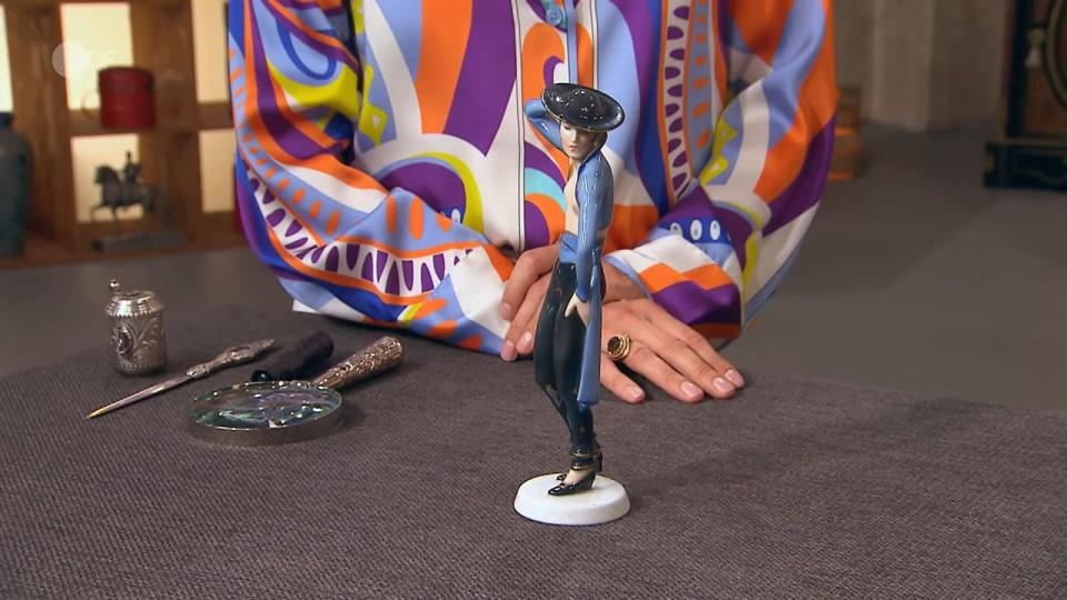 Die Porzellanfigur "Carmen" von Rosenthal aus dem Jahr 1936 hatte einen Wert von 600 bis 800 Euro. (Bild: ZDF)