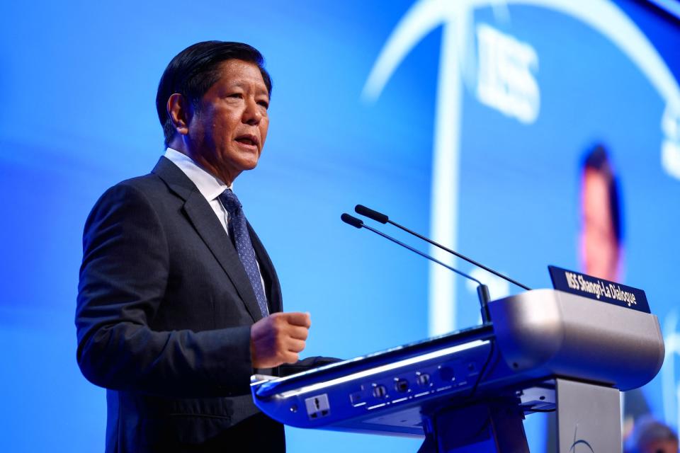菲律賓總統小馬可仕在新加坡香格里拉對話論壇發表演說。路透社