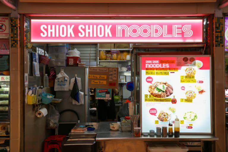 11 affordable noodles spots in ang mo kio - shiok shiok noodles stallfront