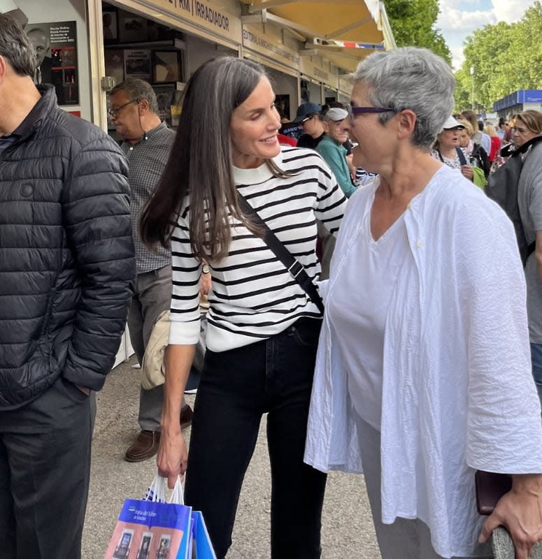 Doña Letizia en la Feria del Libro de Madrid