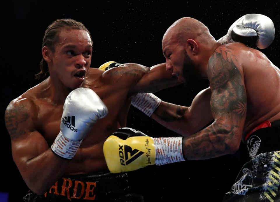 Anthony Yarde dishes out punishment to Lyndon Arthur (Action)