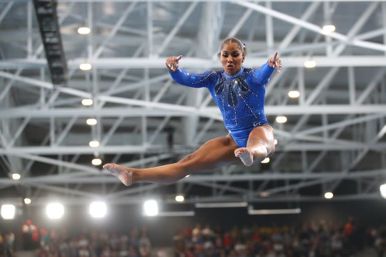 Jordan Chiles lidió con algún problema físico pero se mostró competitiva y logró tres medallas