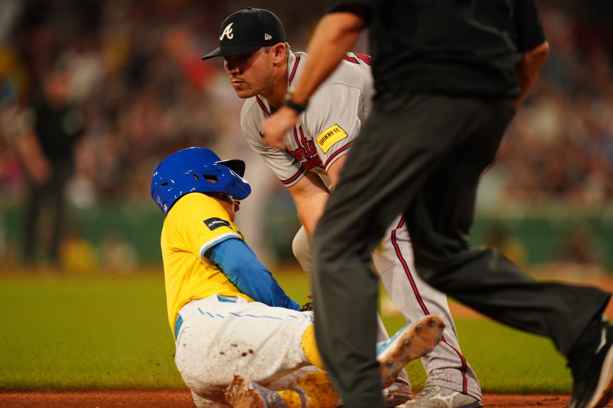 Red Sox overcome triple play in 7-1 victory over major league-leading  Braves