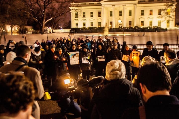 Copts from the D.Ca area gather in front of the White House to publicly mourn the 21 Coptic martyrs in Libya.