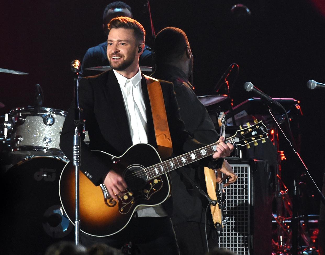 Justin Timberlake Strummed His Guitar as Britney Spears Cried About Abortion on the Bathroom Floor 550