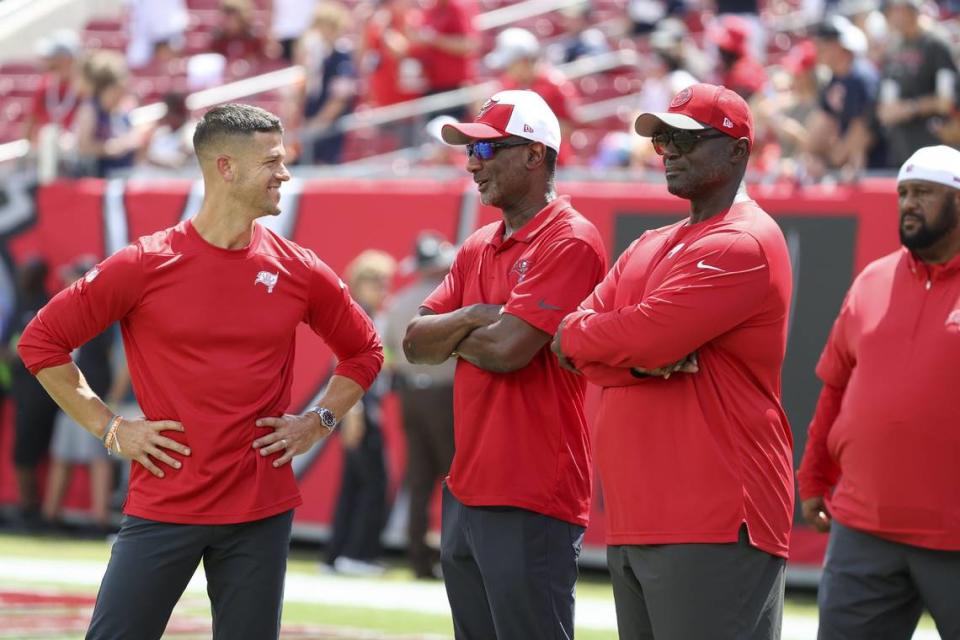 Tampa Bay Buccaneers offensive coordinator Dave Canales, left, says head coach Todd Bowles is a steady presence whether the Bucs are winning or losing. (Douglas R. Clifford/Tampa Bay Times/TNS)