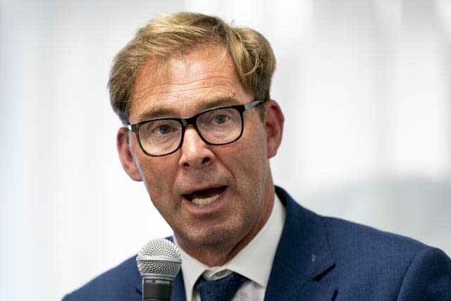  Tobias Ellwood 