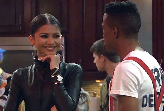 K C Undercover Porn - K.C. Undercover Sneak Peek: Zendaya 'Spies' a Most Fitting Halloween Outfit