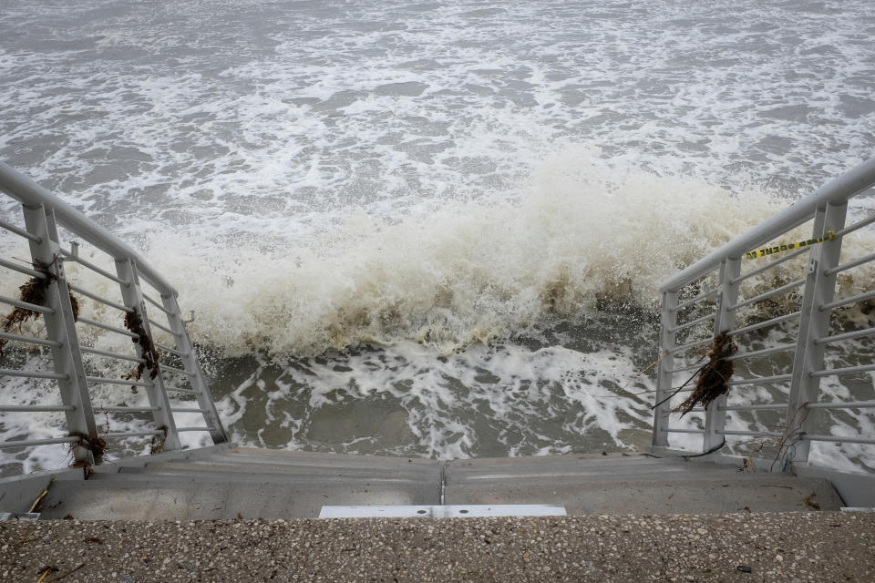 A view of the rough seas along the Daytona Boardwalk after Hurricane Nicole, a Category 1 hurricane, made landfall on Florida&#39;s east coast, in Daytona Beach, Florida, U.S., on November 10, 2022. REUTERS/Marco Bello