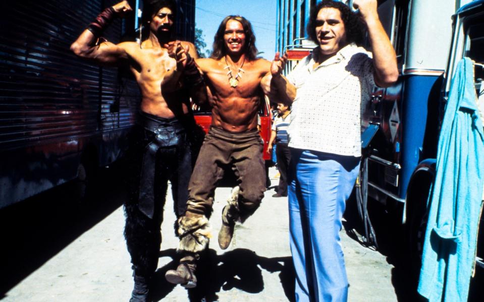Arnold Schwarzenegger on the set of Conan the Barbarian - Alamy