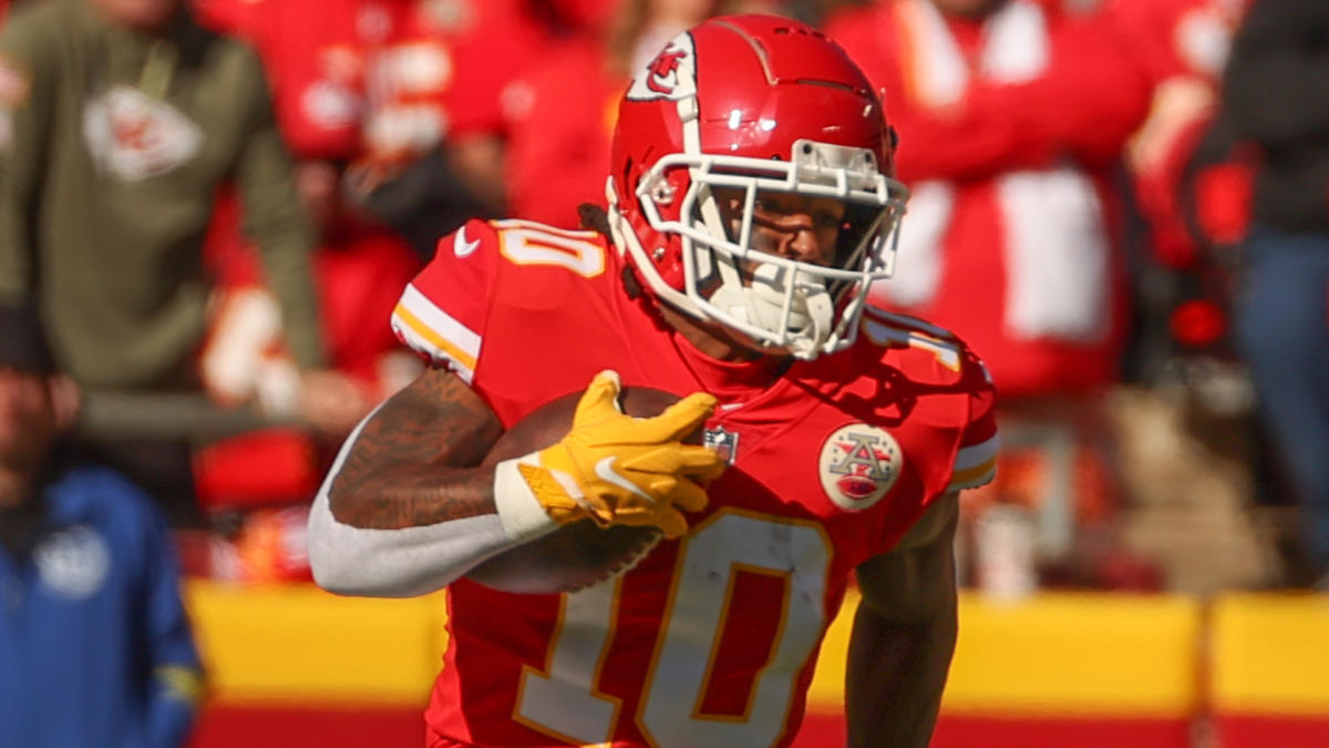 Fantasy football waiver wire pickups