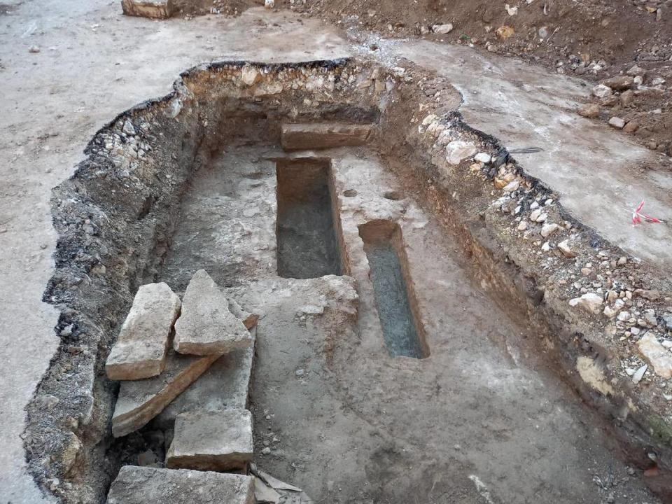 The unearthed burial site