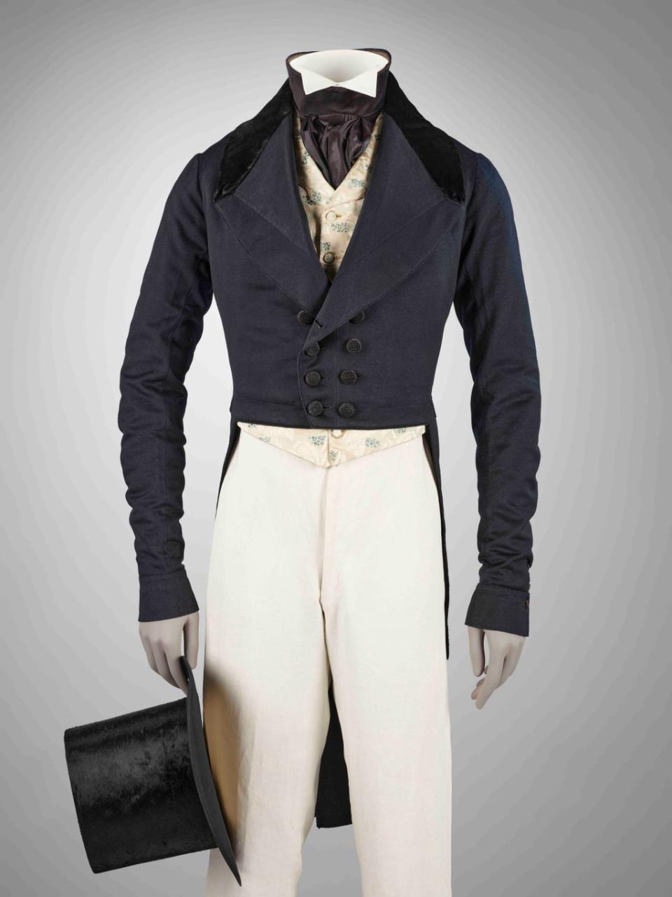 A wool coat and trousers and silk top hat from the US, 1845-1853 (Victoria and Albert Museum)