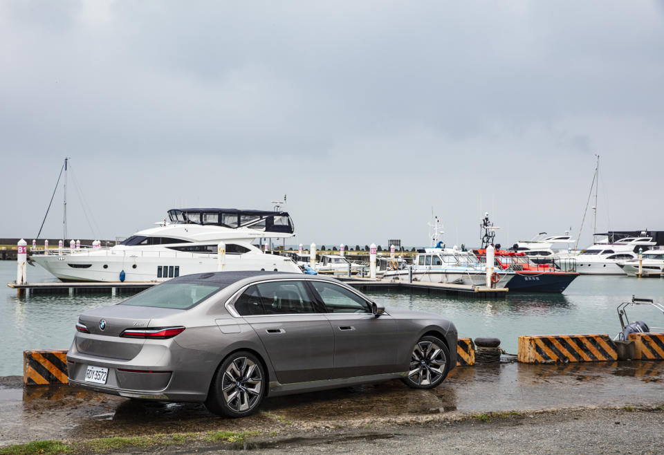 BMW 740i Excellence