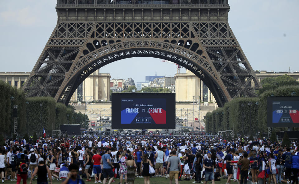 Slideshow: France, Croatia fans go wild during the World Cup final