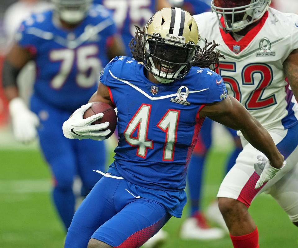 Running back Alvin Kamara of the New Orleans Saints heads upfield after catching a pass in thePro Bowl game in Las Vegas.