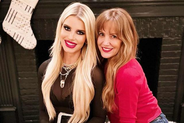 Jessica Simpson and Her Mom Tina, 63, Twin with Bold Red Lips and