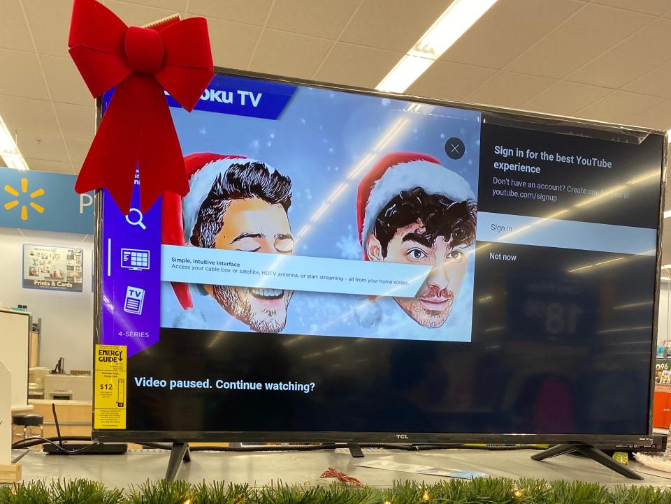 A low price deal on a TV at a Walmart in LA on Black Friday
