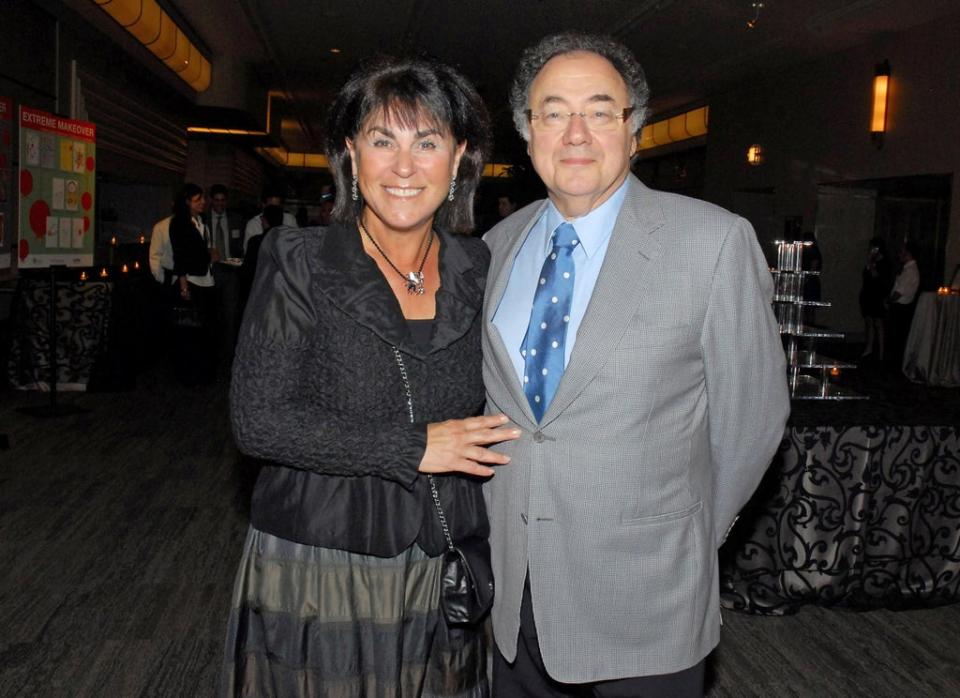 Honey and Barry Sherman, chairman and CEO of Apotex Inc, in 2010 (Reuters)