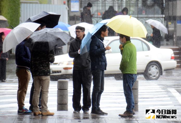 ▲雖然各地氣溫略為回升，不過仍是大陸冷氣團的寒冷程度。（示意圖／NOWnews資料圖片）