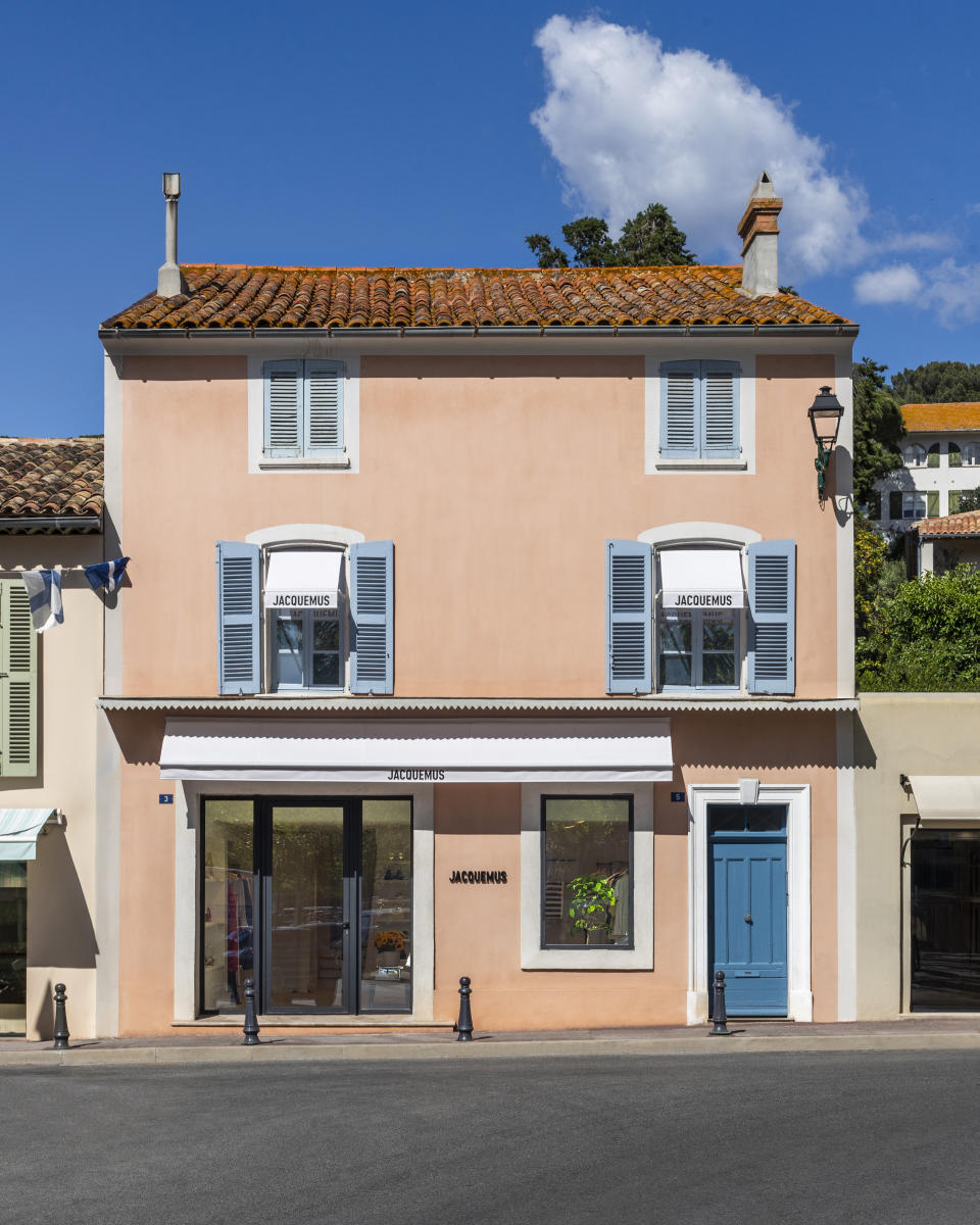 The temporary store in Saint-Tropez is located at 3 Avenue Foch.