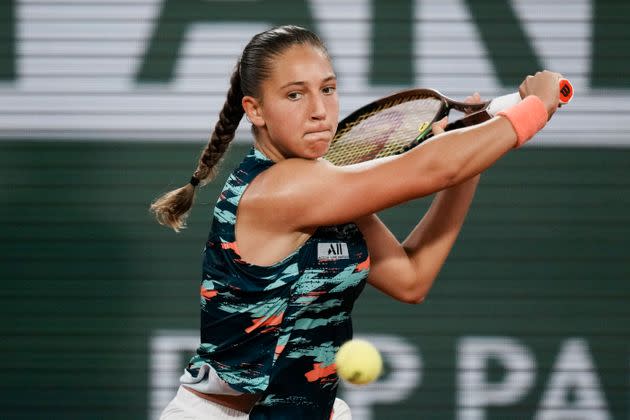 Diane Parry face à Barbora Krejcikova au premier tour de Roland-Garros ce lundi 23 mai à Paris.  (Photo: via Associated Press)