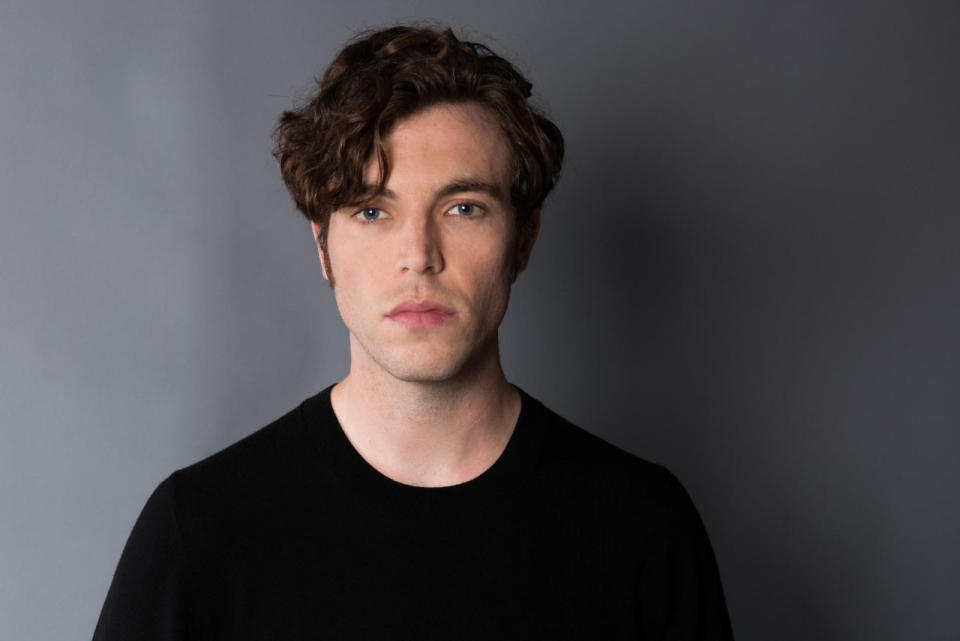 TOM HUGHES (30 años)