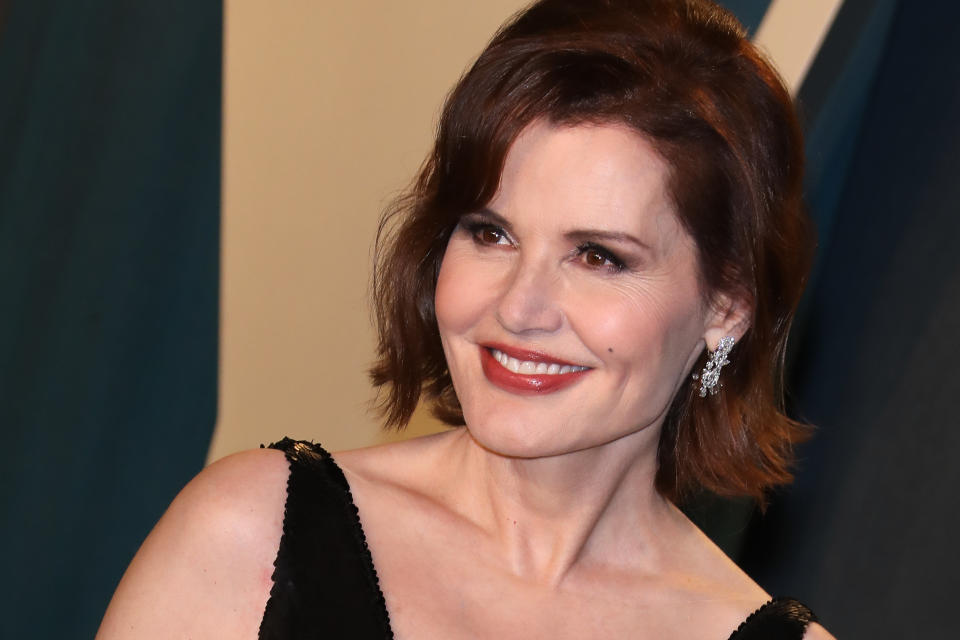 BEVERLY HILLS, CALIFORNIA - FEBRUARY 09: Geena Davis attends the 2020 Vanity Fair Oscar Party at Wallis Annenberg Center for the Performing Arts on February 09, 2020 in Beverly Hills, California. (Photo by Toni Anne Barson/WireImage)