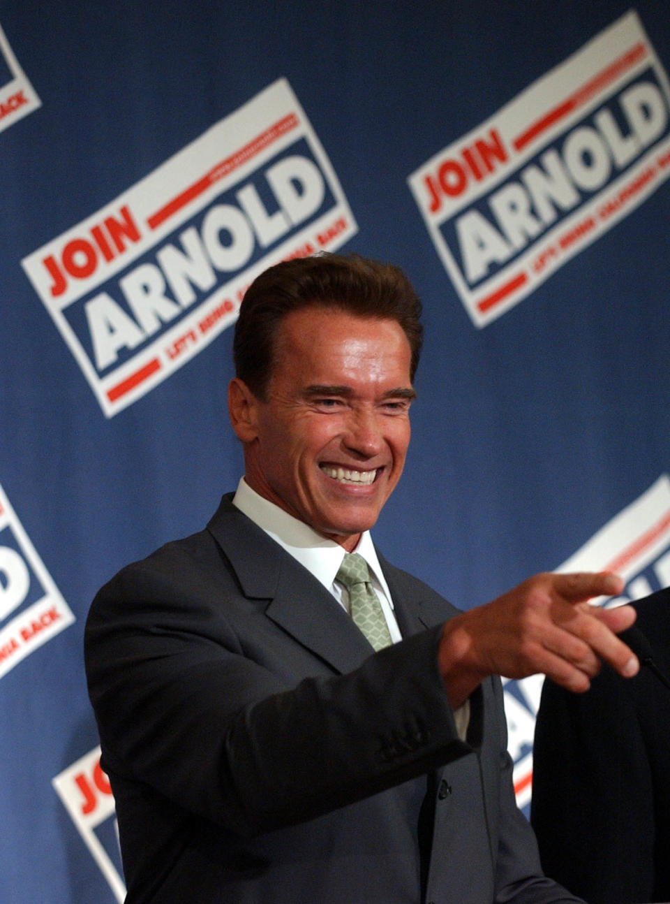 El actor Arnold Schwarzenegger fue electo gobernador de California en un referendo de revocación en 2003. (AP Photo/Marcio Jose Sanchez)