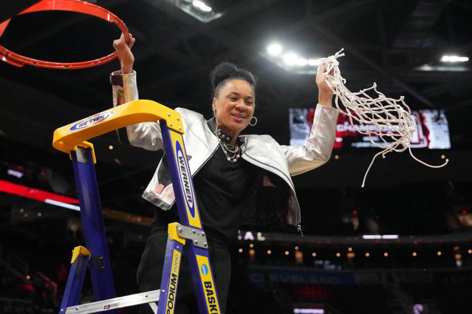 Dawn Staley to win Jimmy V Award for Perseverance at 2024 ESPYS Yahoo