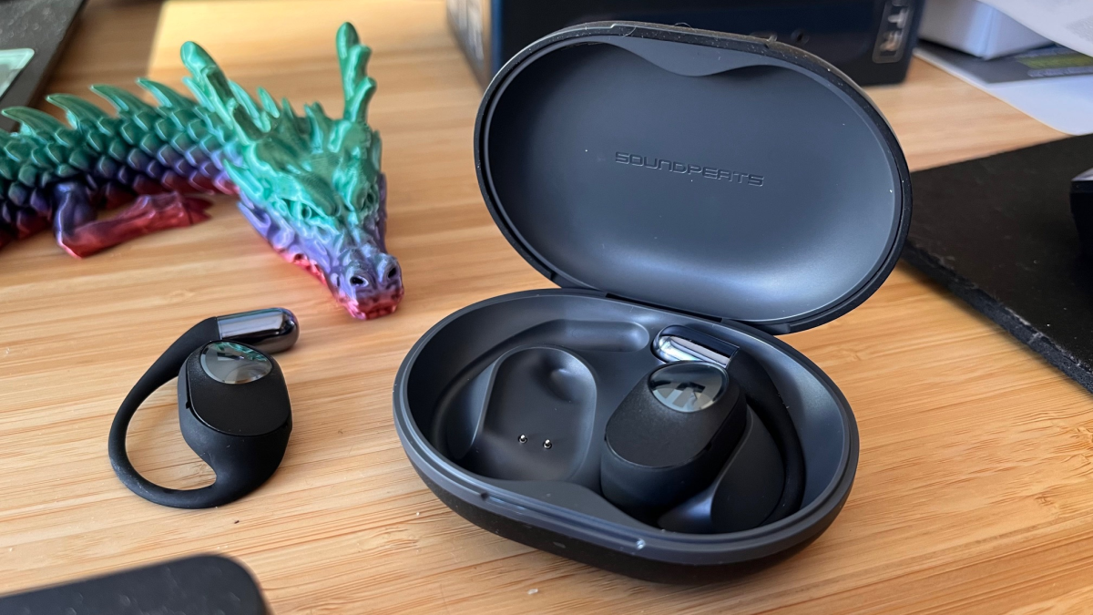 Soundpeats GoFree2 open-ear headphones. (Rick Broida/Yahoo News)