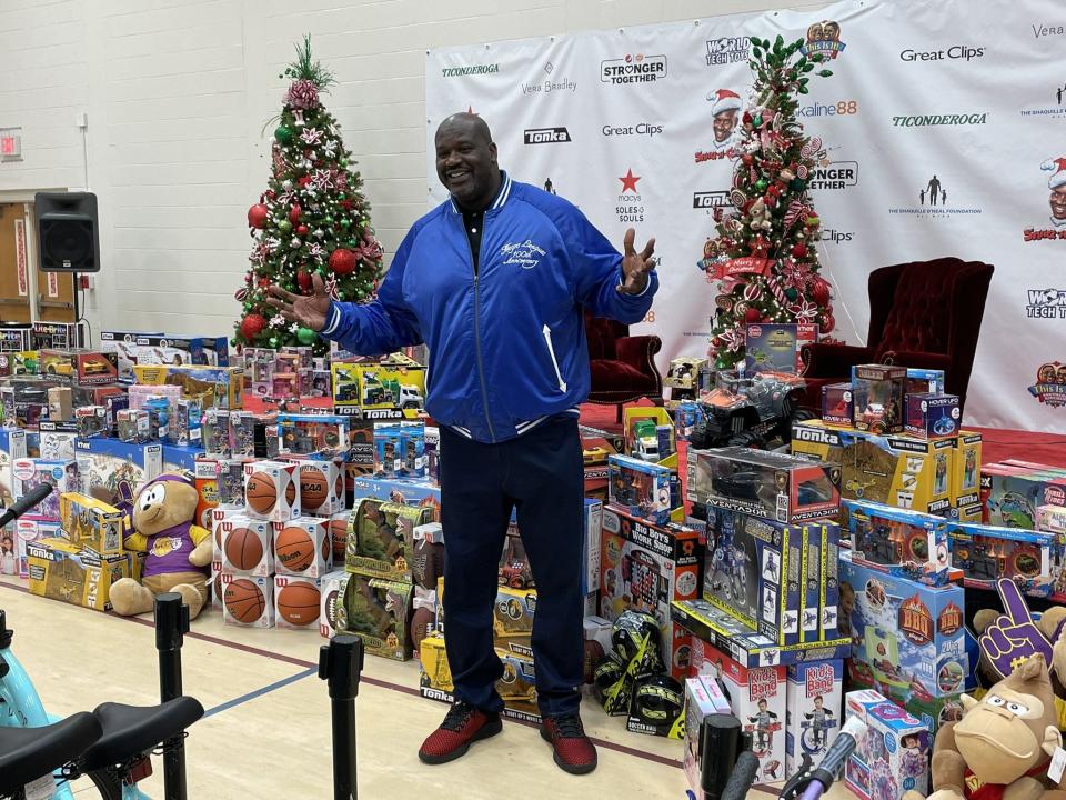 Shaquille O'Neal Foundation, Shaquille O'Neal, Shaq-a-Claus, Christmas, charity, toys.